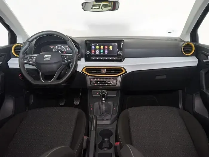 Usado Seat Ibiza Style 110 CV (80 kW) 2023 Rojo Utilitario
