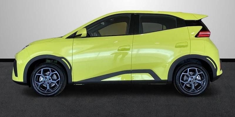 Nuevo BYD Dolphin Surf Boost 64 kW (88 CV) 2026 Amarillo Utilitario
