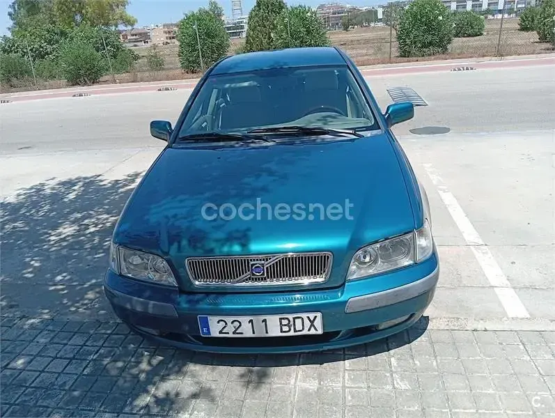Usado Volvo S40 115 CV (84 kW) 2001 Verde Berlina