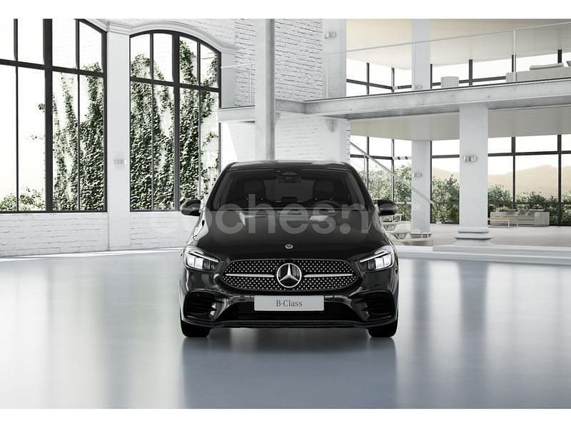 Usado Mercedes B200 AMG line 150 CV (110 kW) 2023 Nachtschwarz  unilack Utilitario