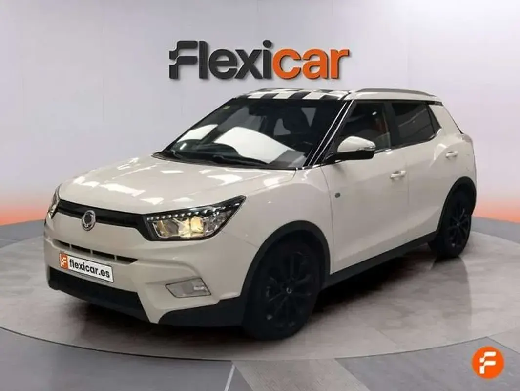 Usado SsangYong Tivoli Limited 116 CV (85 kW) 2018 Blanco SUV