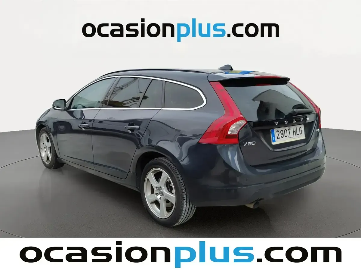 Usado Volvo V60 Momentum 115 HP (84 kW) 2012 Cinzento Carrinha