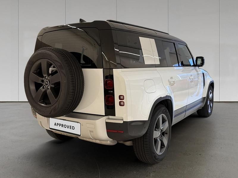 Używany Land Rover Defender S 249 KM (183 kW) 2024 Biały SUV