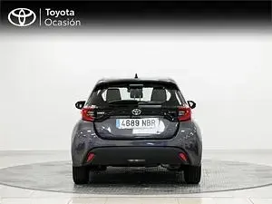 Usado Toyota Yaris Active 116 CV (85 kW) 2025 Gris Utilitario