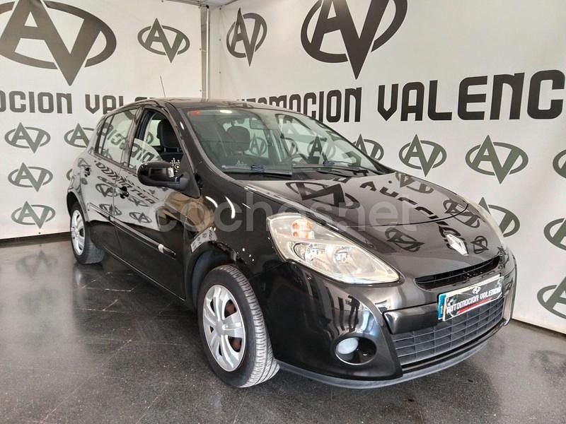 Negro Usado 2011 Renault Clio II Business Berlina | 5999 € (Precio justo) - Imagen 1/4