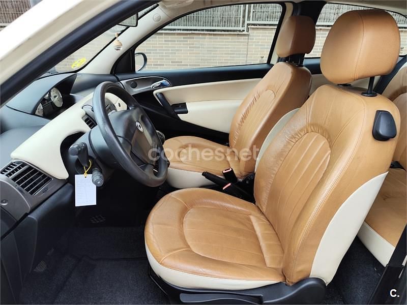 Usado Lancia Ypsilon 95 CV (69 kW) 2005 Beige Utilitario