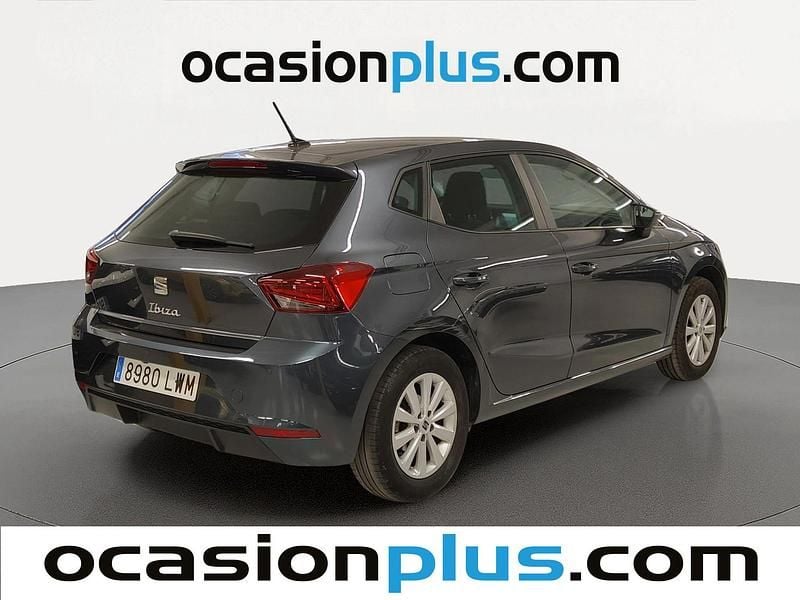 Usado Seat Ibiza Style Plus 110 CV (80 kW) 2022 Gris Utilitario