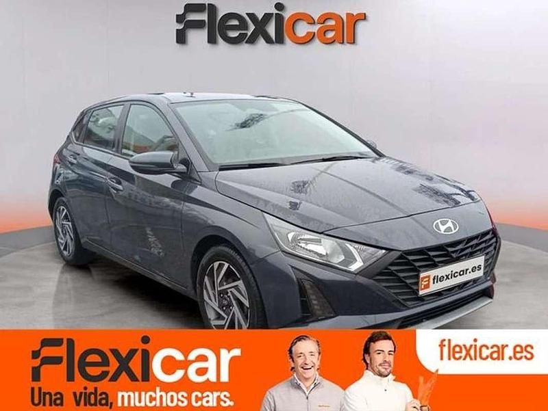 Usado Hyundai i20 84 CV (61 kW) 2024 Gris Utilitario