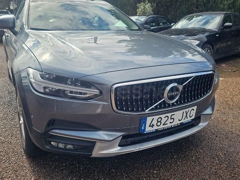 Usado Volvo V90 CC 190 CV (139 kW) 2017 Gris / plata Familiar