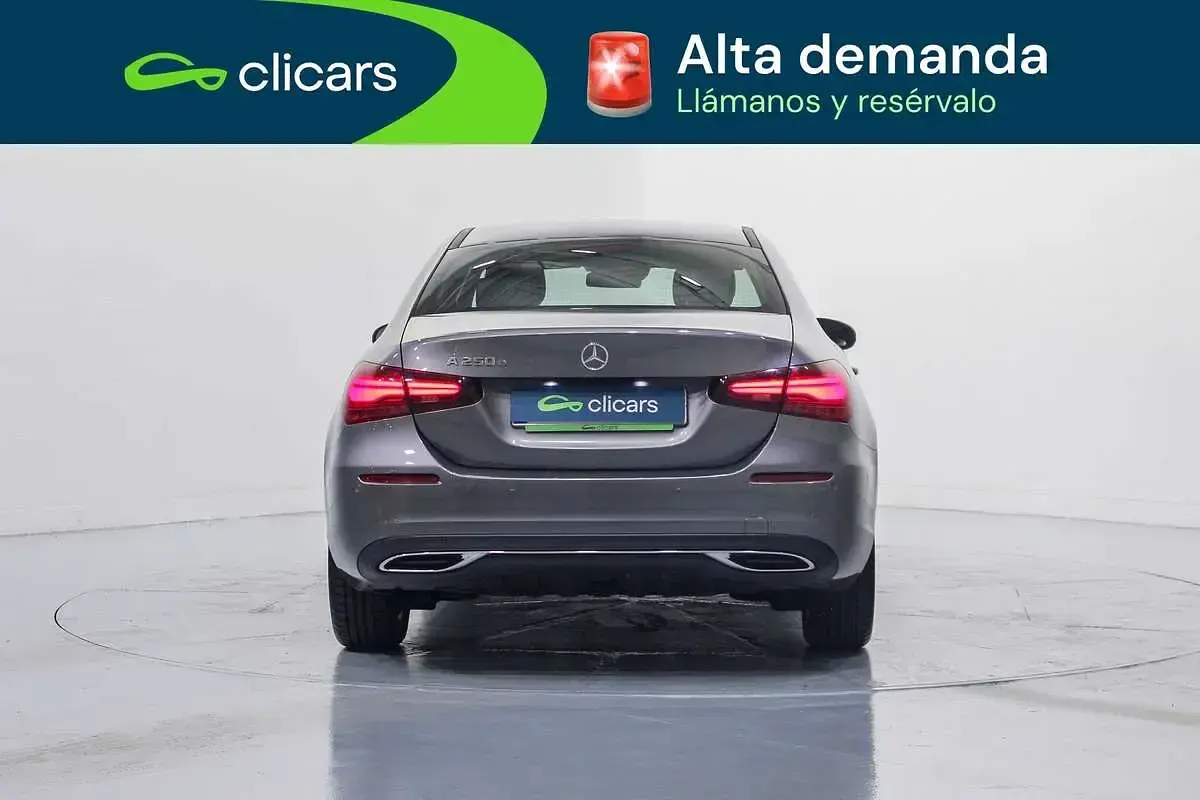 Begagnad Mercedes A200 163 HK (119 kW) 2024 Grå Sedan