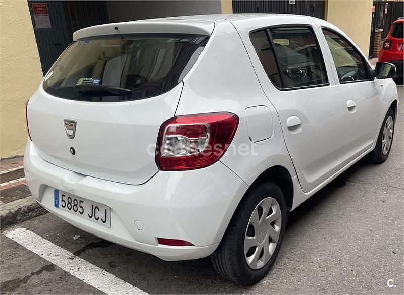 Usado Dacia Sandero Ambiance 75 CV (55 kW) 2015 Blanco Berlina