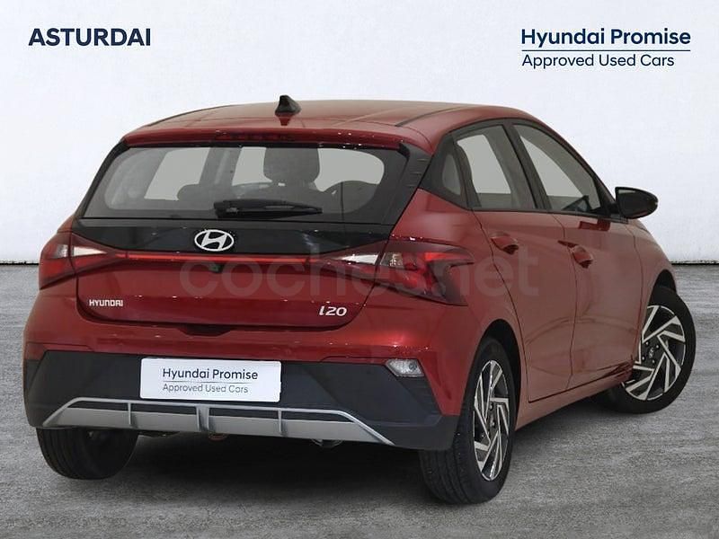 Usado Hyundai i20 100 CV (73 kW) 2025 Rojo Utilitario