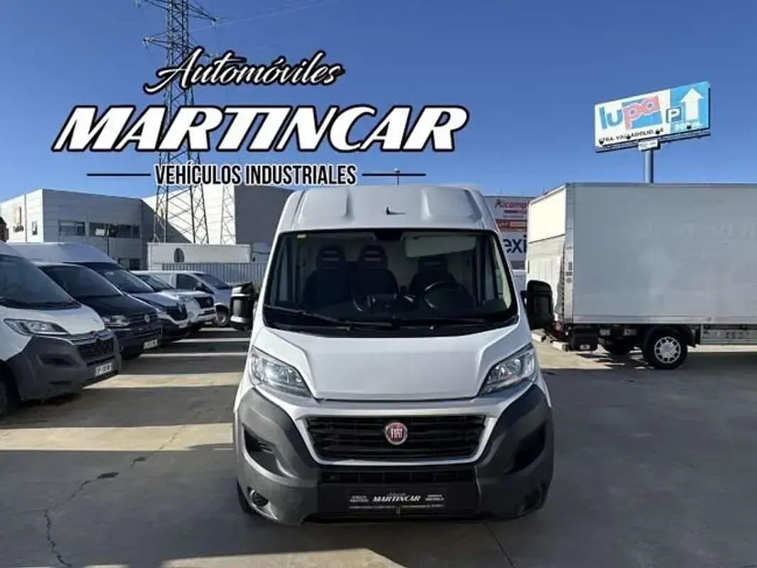 Usado Fiat Ducato 131 CV (96 kW) 2019 Gris Van
