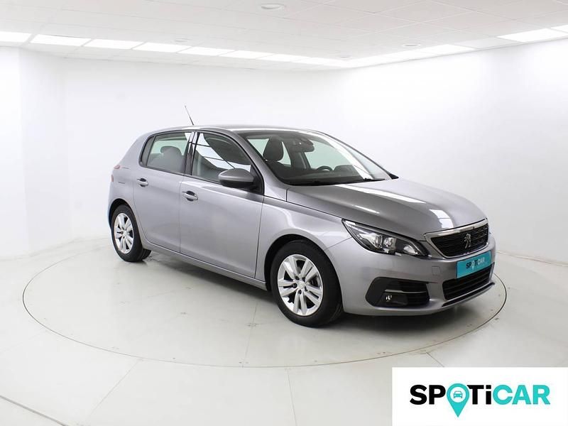 Usado Peugeot 308 Active 130 CV (95 kW) 2020 Gris Utilitario