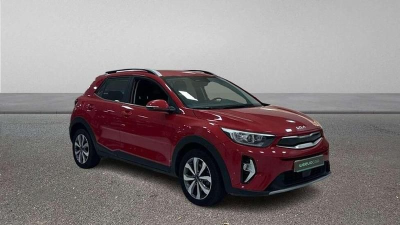 Usado Kia Stonic 101 CV (74 kW) 2024 Rojo SUV