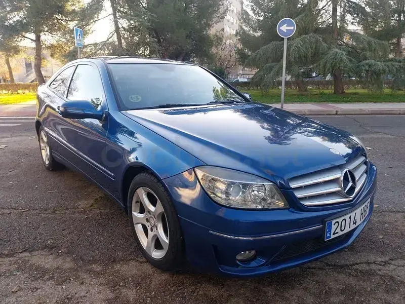 Usado Mercedes CLC220 150 CV (110 kW) 2010 Azul Utilitario