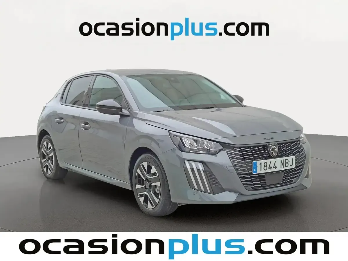 Usado Peugeot 208 Allure 100 CV (73 kW) 2025 Gris Utilitario