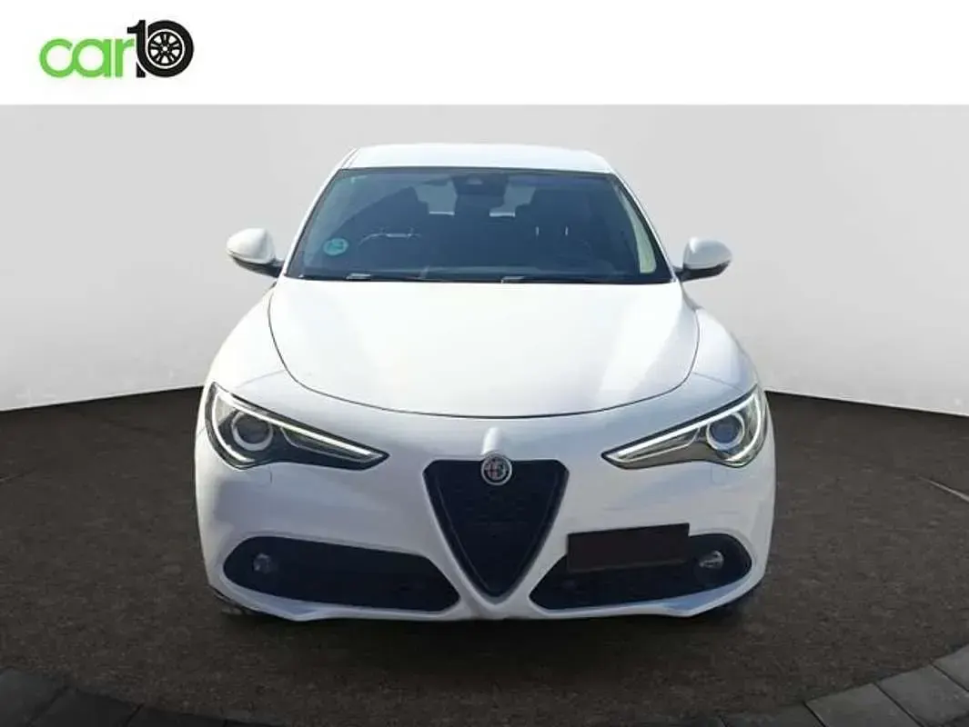 Usado Alfa Romeo Stelvio Sprint 190 CV (139 kW) 2021 Blanco SUV