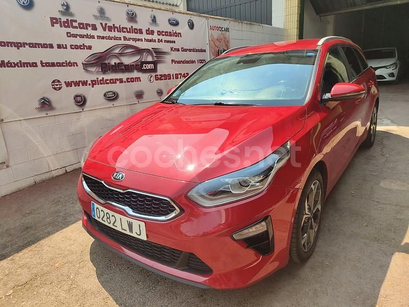 Granate Usado 2022 Kia Ceed Utilitario | 14.300 € (Un poco caro) - Imagen 1/4