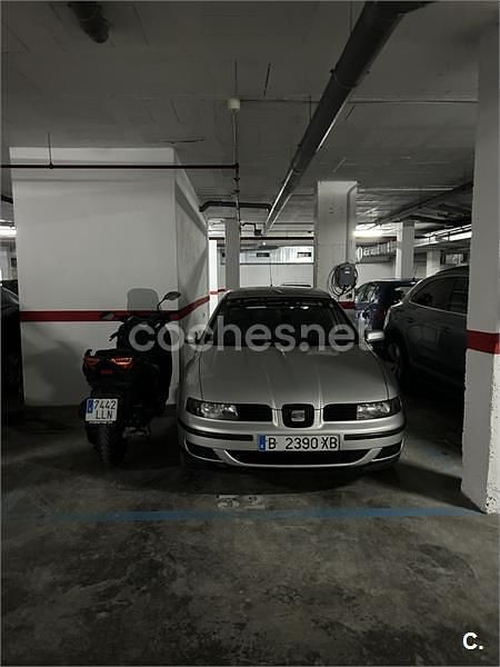 Usado Seat Toledo Stella 90 CV (66 kW) 2000 Gris / plata Berlina