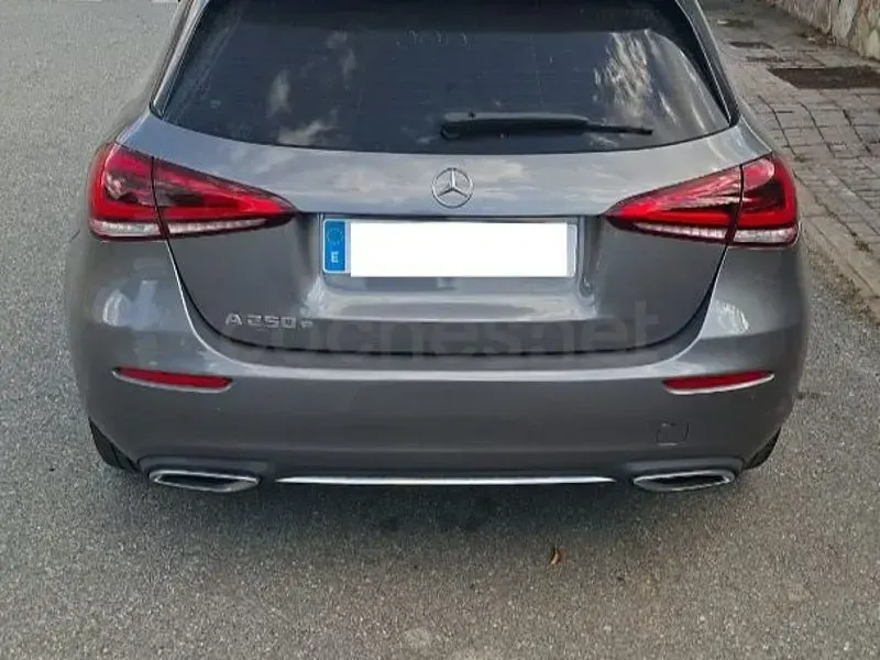 Usado Mercedes A250 218 CV (160 kW) 2021 Gris / plata Berlina
