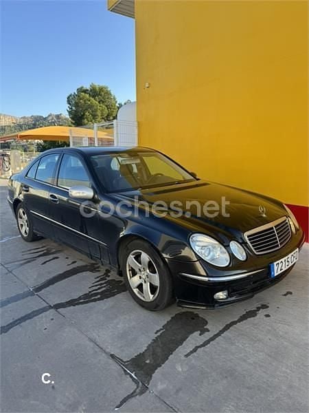 Negro Usado 2003 Mercedes E320 Avantgarde Berlina | 2900 € (Precio justo) - Imagen 1/4