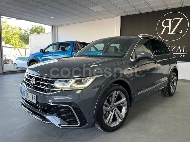 Gris / plata Usado 2022 VW Tiguan R-line SUV | 30.999 € (Un poco caro) - Imagen 1/4