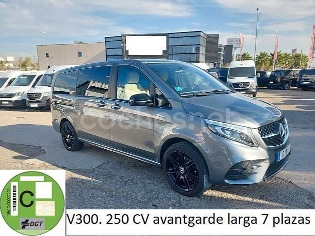 Gris / plata Usado 2022 Mercedes V300 Avantgarde Monovolumen | 67.000 € (Precio justo) - Imagen 1/4