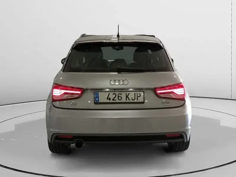 Usado Audi A1 Sportback 95 CV (69 kW) 2018 Gris / plata Utilitario