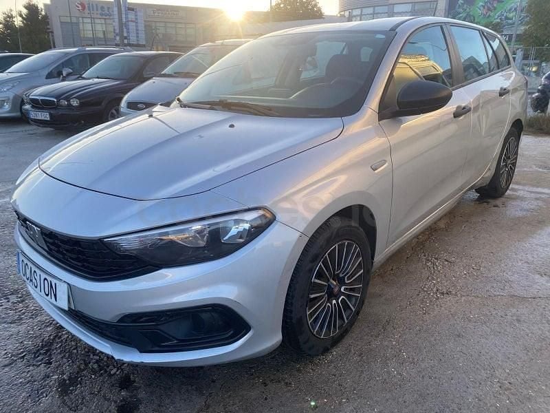 Usado Fiat Tipo Cross 130 HP (95 kW) 2022 Cinzento Carrinha