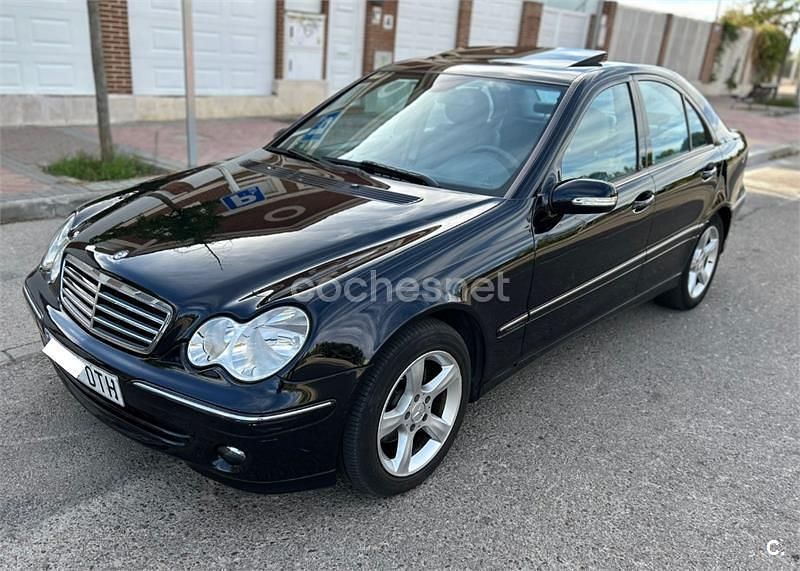 Azul Usado 2005 Mercedes C220 Avantgarde Berlina | 6999 € (Precio justo) - Imagen 1/4