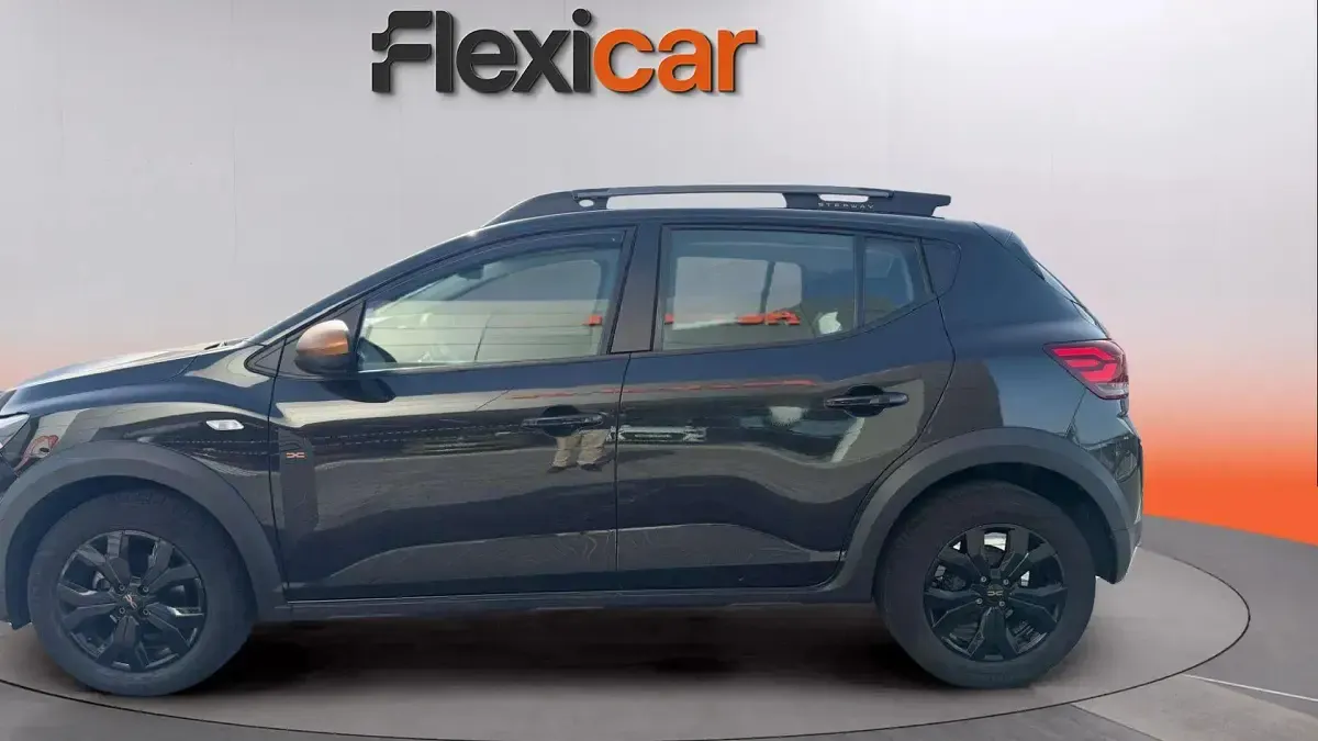 Usado Dacia Sandero Expression 101 CV (74 kW) 2025 Negro Berlina