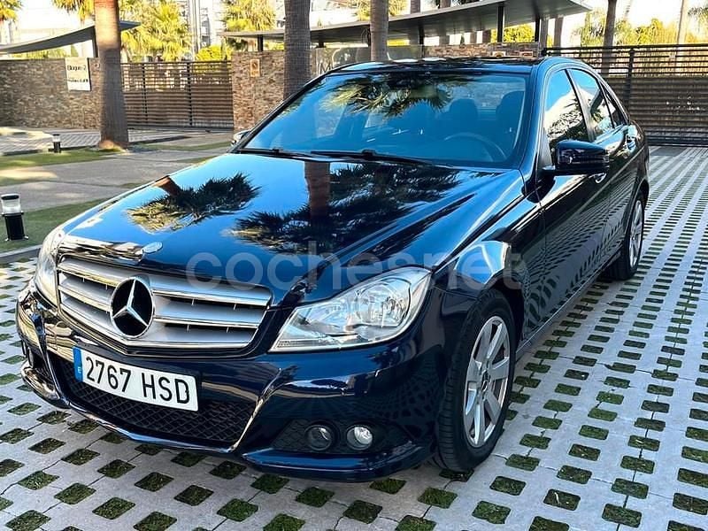 Usado Mercedes C180 Edition 120 CV (88 kW) 2013 Azul Berlina