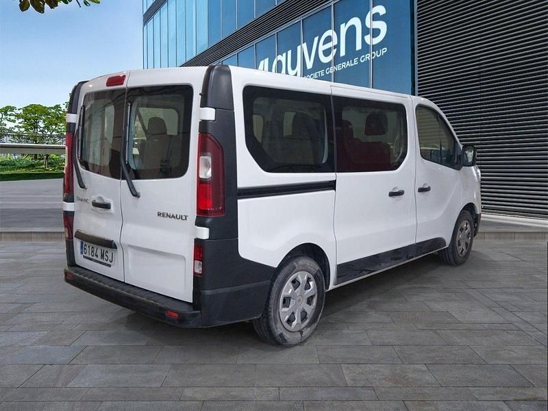 Usado Renault Trafic 110 CV (80 kW) 2024 Blanco Monovolumen