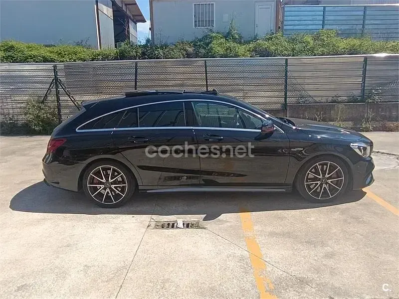 Usado Mercedes CLA45 AMG Shooting Brake 381 CV (280 kW) 2016 Negro Familiar
