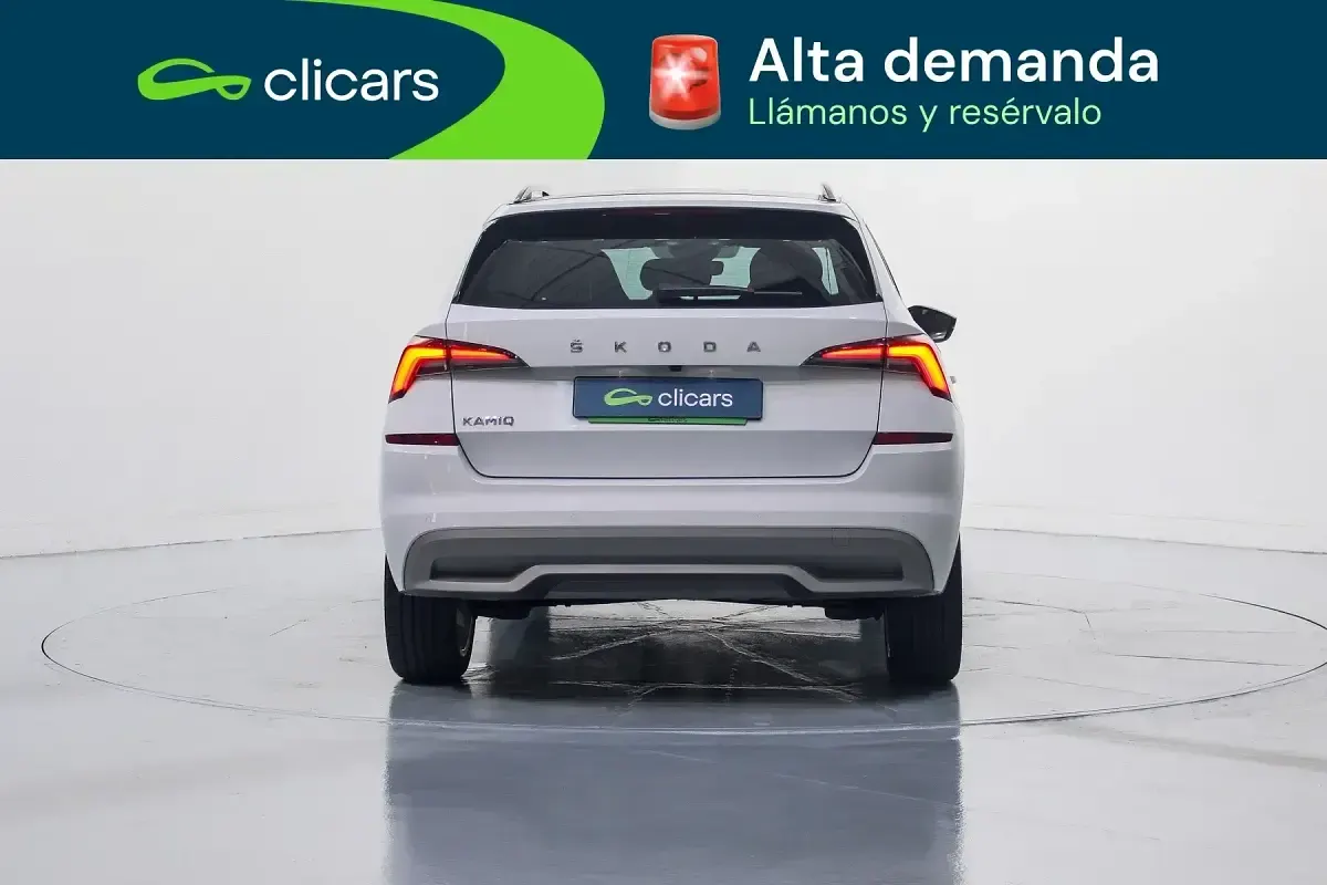 Usado Skoda Kamiq 110 CV (80 kW) 2023 Blanco SUV