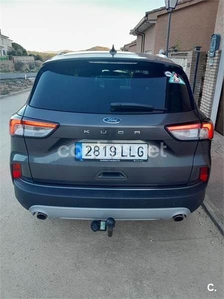 Usado Ford Kuga Titanium 150 CV (110 kW) 2020 Gris / plata SUV