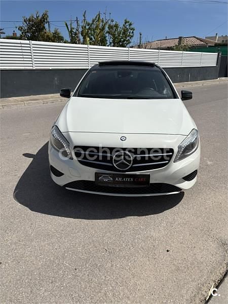 Usado Mercedes A180 Urban 122 HP (89 kW) 2012 Branco Sedan