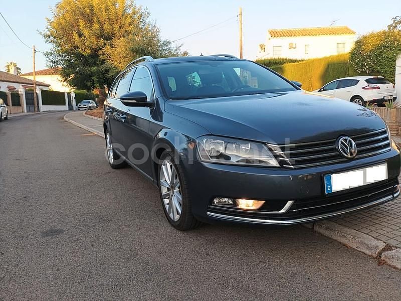 Usado VW Passat Highline 170 CV (125 kW) 2011 Gris / plata Familiar