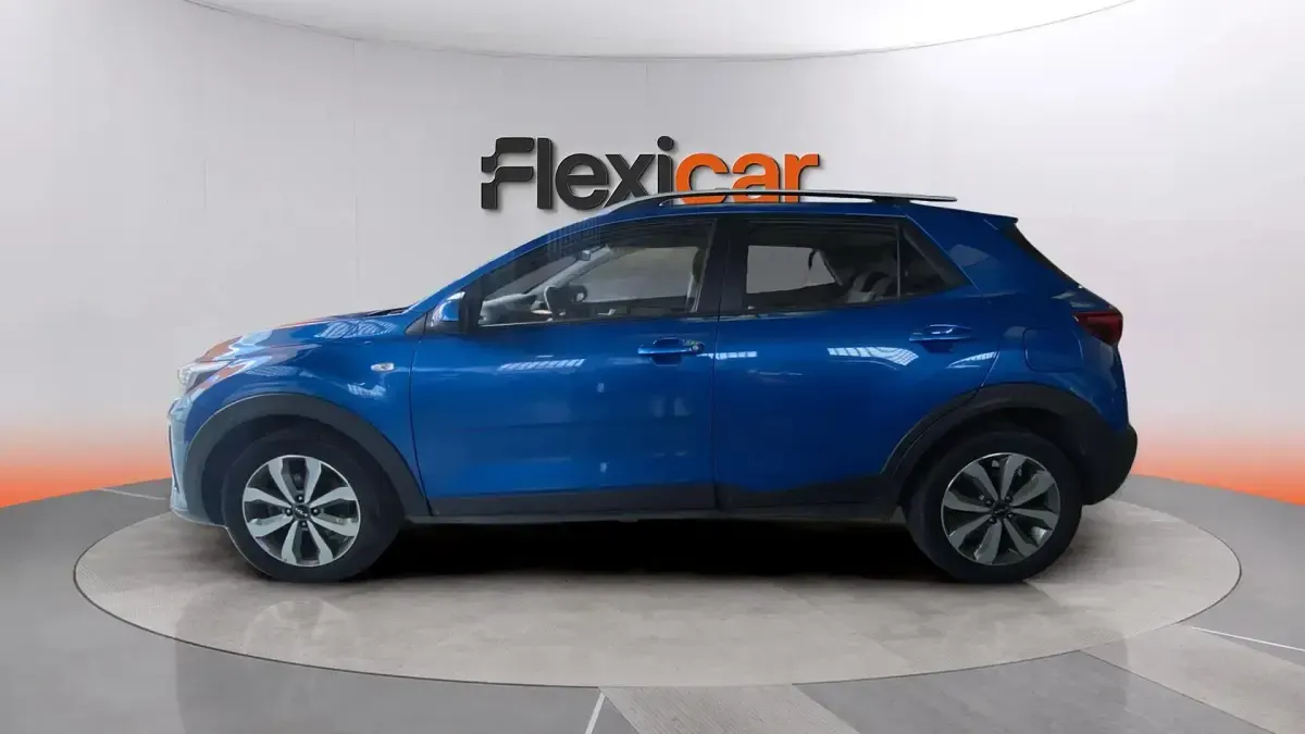 Usado Kia Stonic 84 CV (61 kW) 2023 Azul SUV