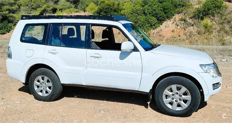 Blanco Usado 2016 Mitsubishi Montero Spirit SUV | 22.000 € (Precio justo) - Imagen 1/4