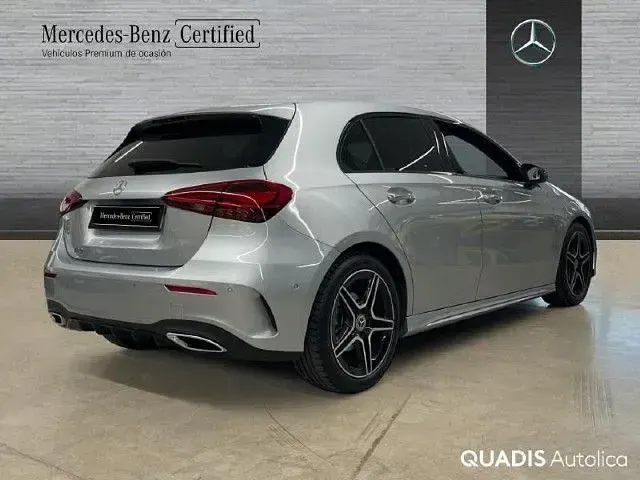 Usado Mercedes A180 136 CV (100 kW) 2025 Plata hightech