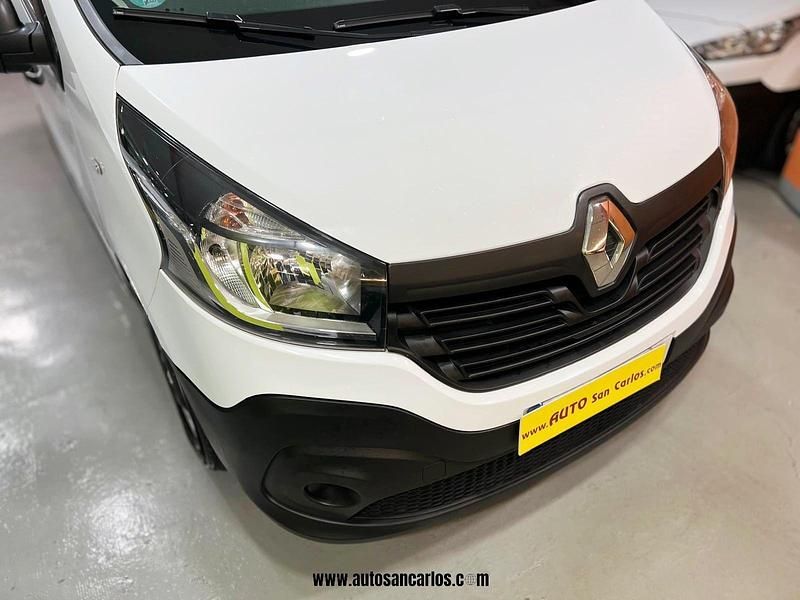 Usado Renault Trafic 95 CV (69 kW) 2019 Blanco Monovolumen