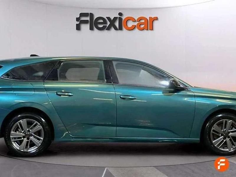 Usado Peugeot 308 Allure 131 CV (96 kW) 2022 Verde Utilitario