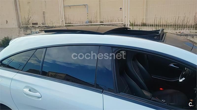 Usado Mercedes CLA200 Shooting Brake AMG line 136 CV (100 kW) 2015 Blanco Familiar