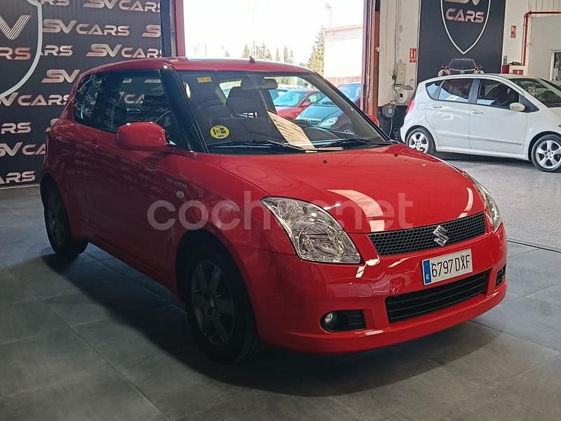 Usado Suzuki Swift GL 69 CV (50 kW) 2006 Rojo Berlina
