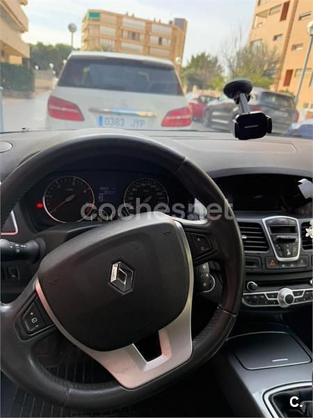 Usado Renault Laguna III GT 130 CV (95 kW) 2011 Gris / plata Familiar