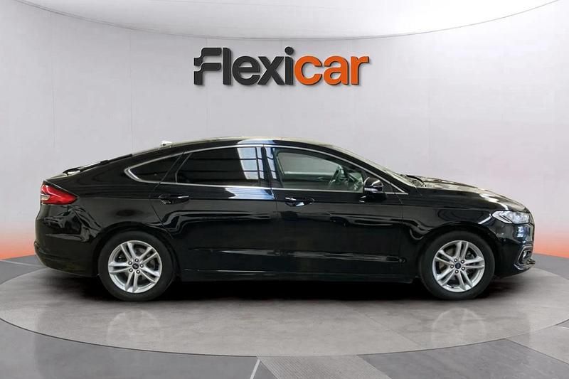 Usado Ford Mondeo Titanium 167 CV (122 kW) 2019 Negro Berlina