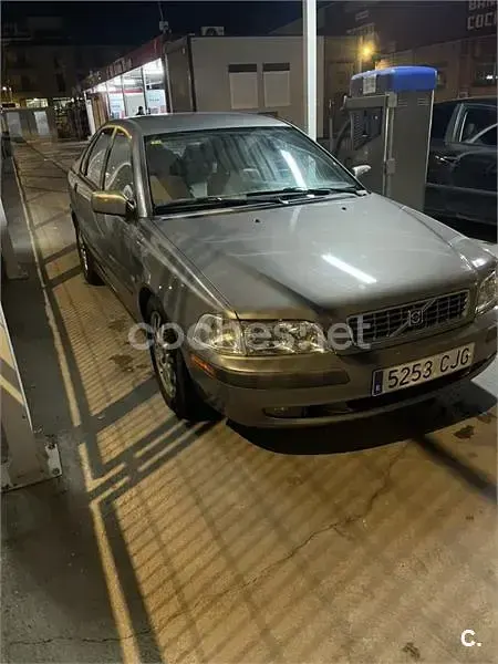 Usado Volvo S40 102 CV (75 kW) 2003 Beige Berlina