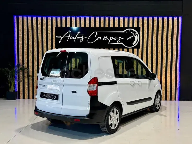Usado Ford Tourneo Courier Ambiente 75 CV (55 kW) 2017 Blanco Monovolumen